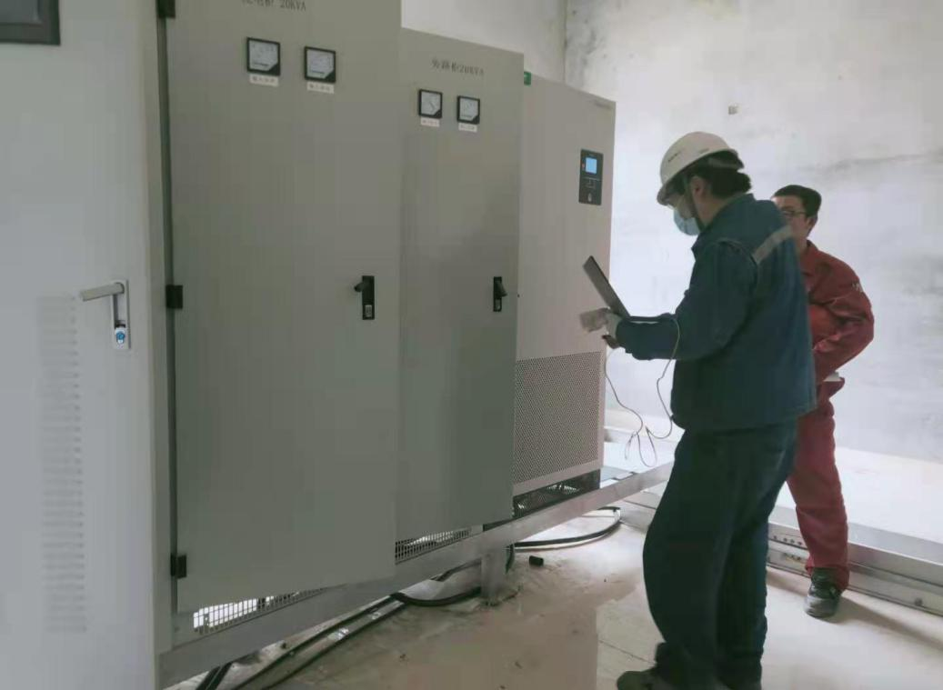 山東壽光魯清石化旁路櫃安裝交付現場圖片 山東壽(shòu)光魯清石化旁路櫃安裝交付現場圖片